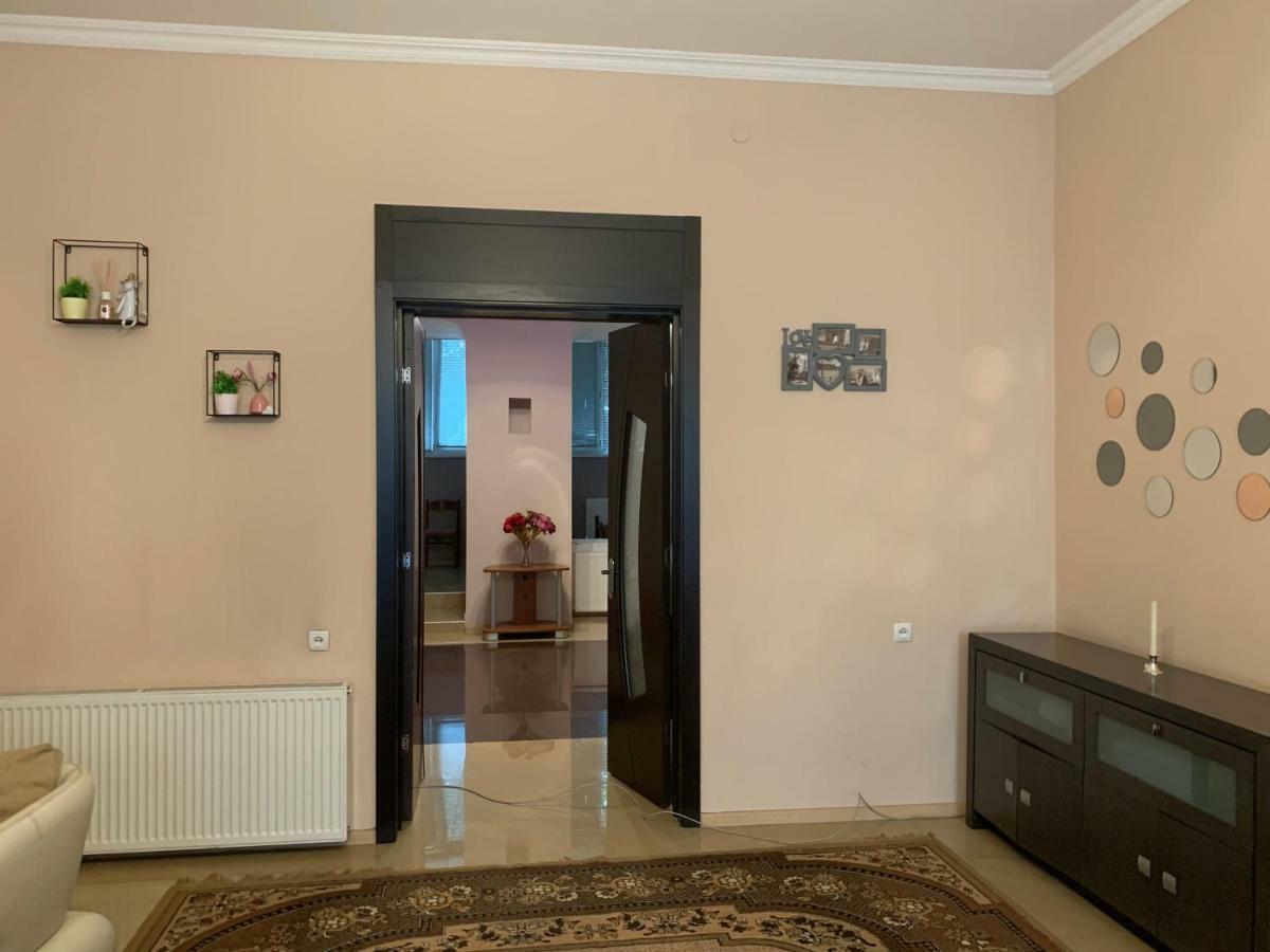 House Apartman Tbiliszi Kültér fotó